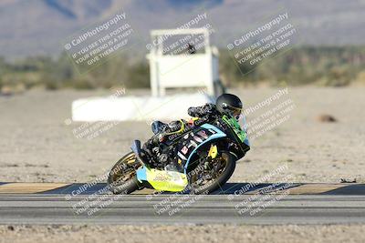 media/Dec-07-2025-CVMA (Sun) [[3e7d2de5dc]]/Race 18-Formula Twins-Formula 40 UL/